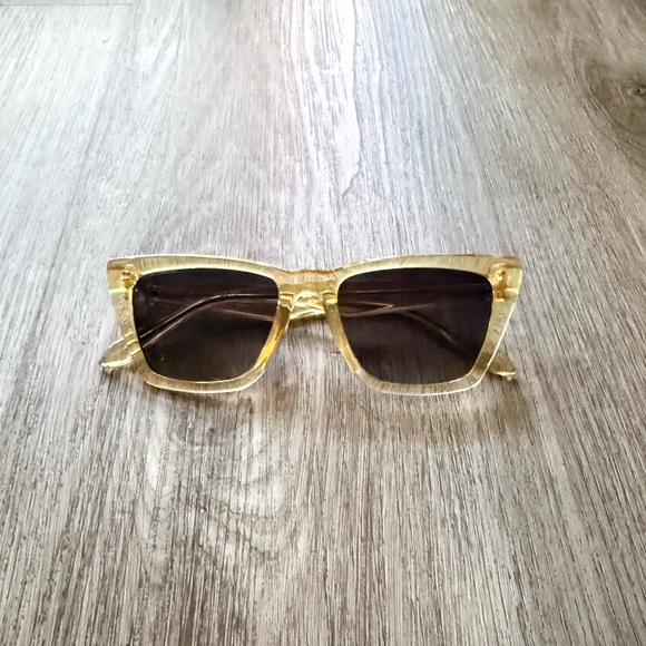 quay australia call the shots yellow clear modern retro cat eye sunglasses NEW